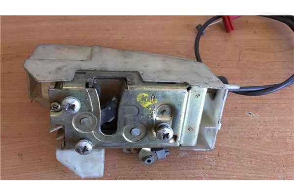 Recambio de cierre electromagnetico delantero derecho para ford fiesta berlina 1.25 ghia referencia OEM IAM 96FGA29A64  