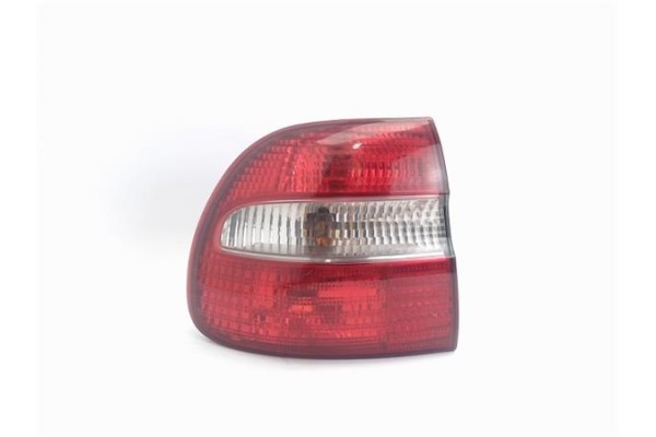 Recambio de piloto trasero izquierdo para volvo v40 familiar referencia OEM IAM   