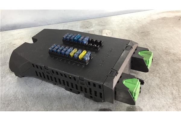 Recambio de caja fusibles/rele para mercedes-benz vito furgón (638) 2.2 108 cdi  (638.094) referencia OEM IAM 0005400650 0850100