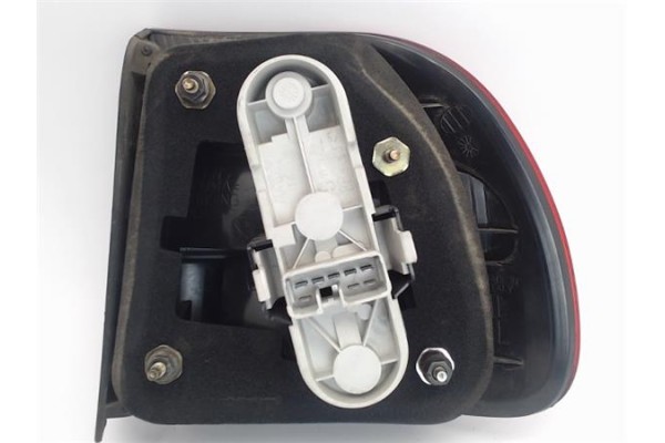 Recambio de piloto trasero izquierdo para volvo v40 familiar referencia OEM IAM   