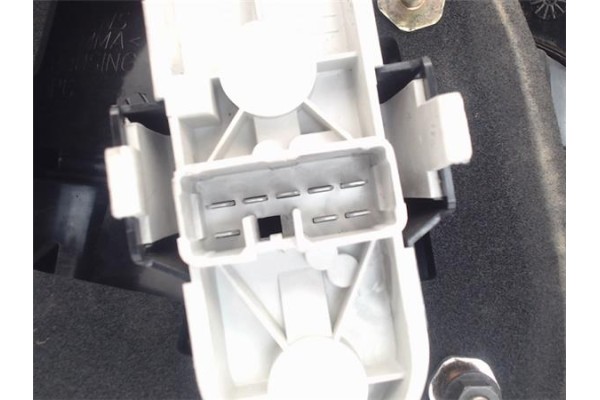 Recambio de piloto trasero izquierdo para volvo v40 familiar referencia OEM IAM   