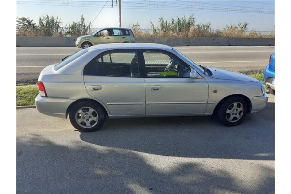 hyundai accent (lc) del año 2001