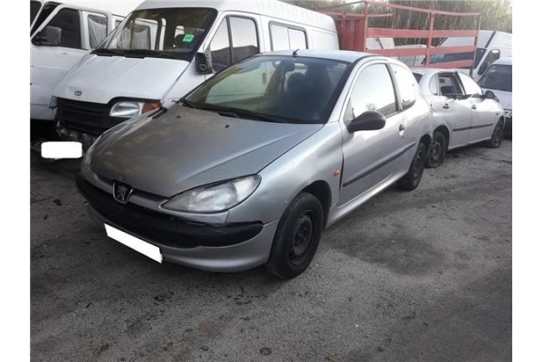 peugeot 206 berlina (1998) del año 