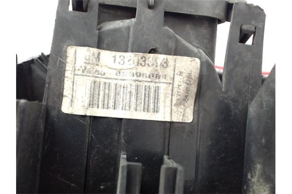 Recambio de piloto trasero izquierdo para opel meriva referencia OEM IAM 13203393 89398084 