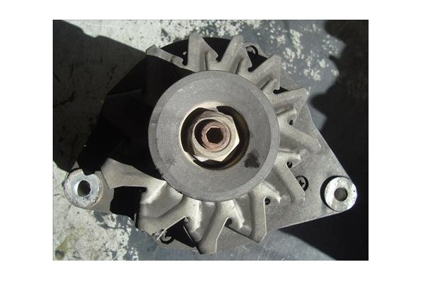 Recambio de alternador para peugeot 205 ii (20a/c) 1.6 gti referencia OEM IAM 570589 0120489393 