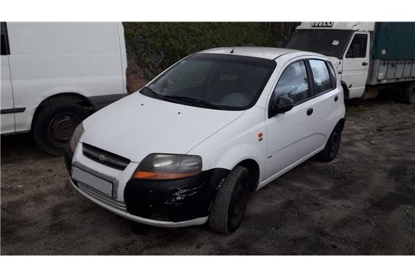 daewoo kalos (2002) del año 