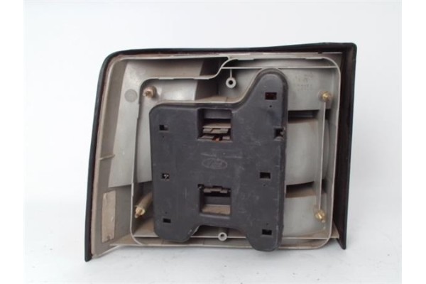 Recambio de piloto trasero derecho para ford scorpio 2.0 cl berlina referencia OEM IAM   