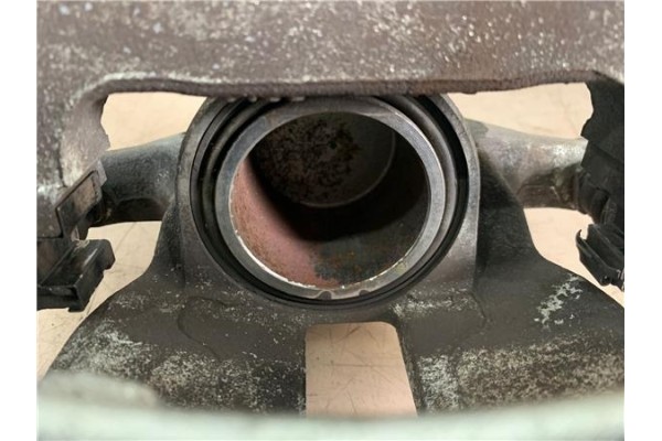 Recambio de pinza freno delantero derecha para toyota corolla (e21) híbrido hybrid active referencia OEM IAM 4773002590 L84613 4