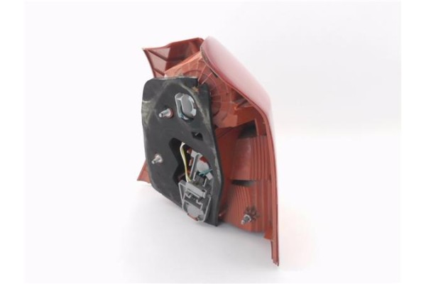 Recambio de piloto trasero izquierdo para toyota yaris (ksp9/scp9/nlp9) 1.4 active referencia OEM IAM 815610D251 0821219P3LR 