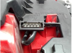 Recambio de piloto trasero derecho para audi a4 berlina (b5) referencia OEM IAM 8D9945112  