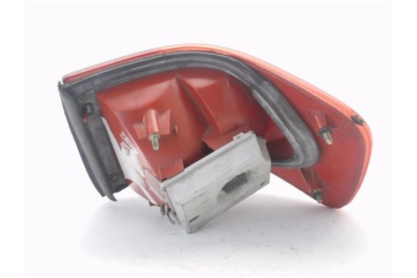 Recambio de piloto trasero izquierdo para audi 80 berlina/avant 1.6 básico avant referencia OEM IAM 893945217  