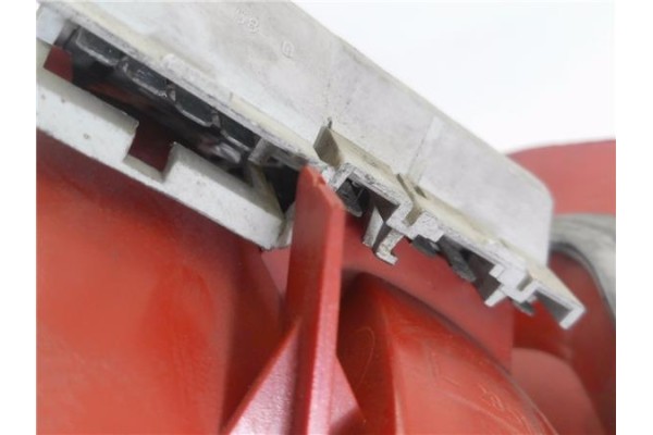 Recambio de piloto trasero izquierdo para audi 80 berlina/avant 1.6 básico avant referencia OEM IAM 893945217  