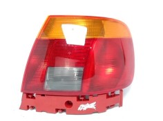 Recambio de piloto trasero derecho para audi a4 berlina (b5) referencia OEM IAM 8D9945112  