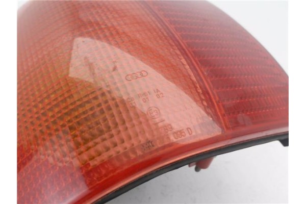 Recambio de piloto trasero izquierdo para audi 80 berlina/avant 1.6 básico avant referencia OEM IAM 893945217  