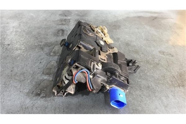 Recambio de cierre electromagnetico trasero izquierdo para skoda fabia (6y2/6y3) 1.4 16v referencia OEM IAM 3B4839015  
