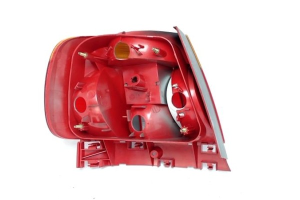 Recambio de piloto trasero derecho para audi a4 berlina (b5) referencia OEM IAM 8D9945112  