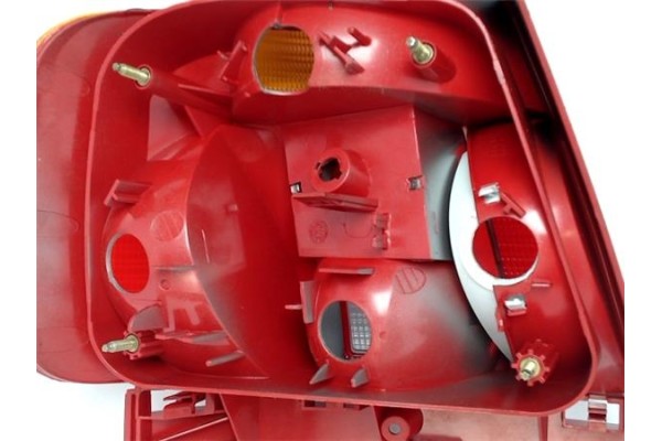 Recambio de piloto trasero derecho para audi a4 berlina (b5) referencia OEM IAM 8D9945112  