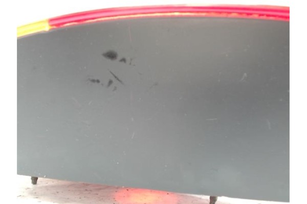 Recambio de piloto trasero derecho para audi a4 berlina (b5) referencia OEM IAM 8D9945112  