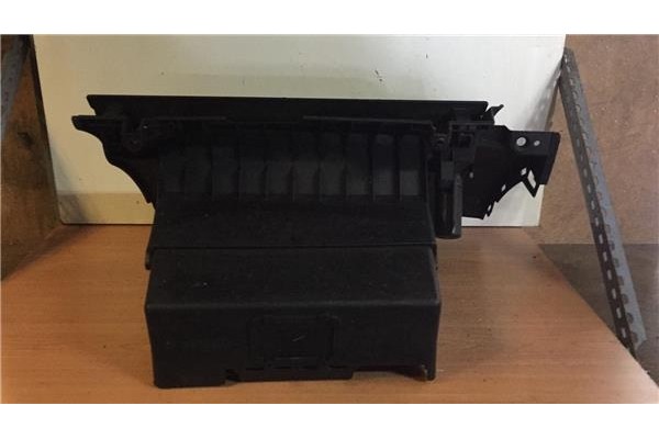 Recambio de guantera salpicadero para mazda 5 berlina (cr) 2.0 cd referencia OEM IAM CC2964161  