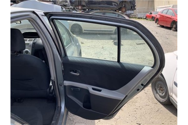 Recambio de puerta trasero derecha para toyota yaris (ksp9/scp9/nlp9) 1.4 active referencia OEM IAM 670030D110  