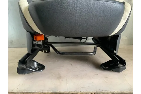 Recambio de asiento delantero derecho para fiat 500 1.2 referencia OEM IAM 6000626107 6000628348 