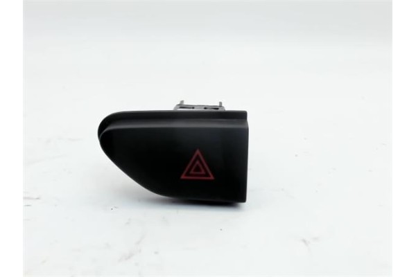 Recambio de interruptor luces emergencia para dacia duster i 1.5 ambiance 4x2 referencia OEM IAM 252907372R 10026629 Recambio de interruptor luces emergencia para dacia duster i 1.5 ambiance 4x2 referencia OEM IAM 252907372R 10026629