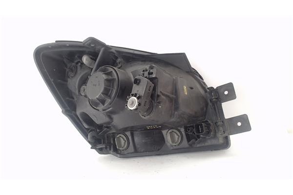 Recambio de faro delantero izquierdo para kia sportage (km) 2.0 crdi referencia OEM IAM 921011F011  