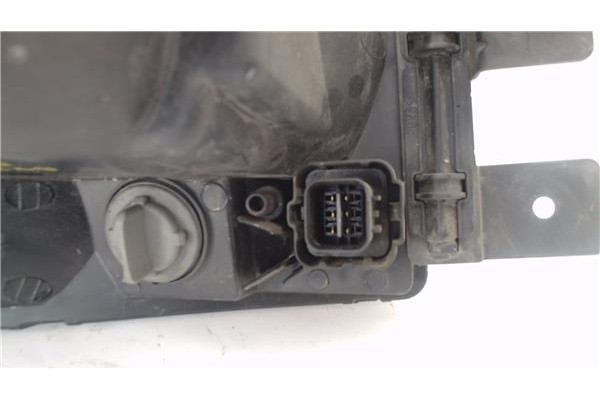Recambio de faro delantero izquierdo para kia sportage (km) 2.0 crdi referencia OEM IAM 921011F011  
