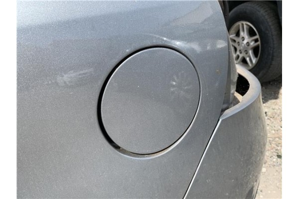 Recambio de tapa exterior combustible para toyota yaris (ksp9/scp9/nlp9) 1.4 active referencia OEM IAM 7735052130  