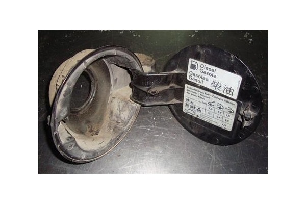 Recambio de tapa exterior combustible para volkswagen golf iv berlina (1j1) 1.9 tdi referencia OEM IAM 1J6809857EGRU  