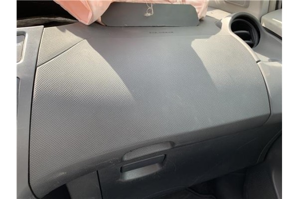 Recambio de tapa guantera para toyota yaris (ksp9/scp9/nlp9) 1.4 active referencia OEM IAM 550410D010B0  