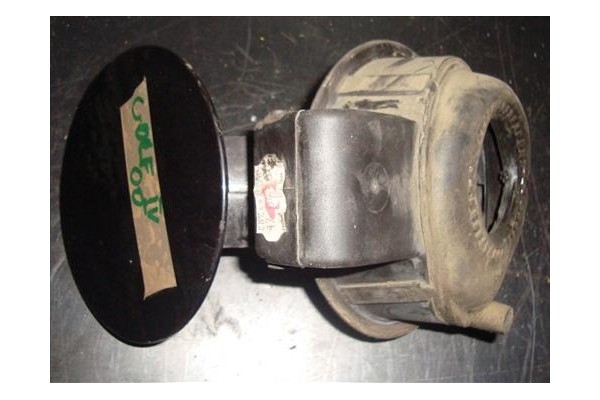 Recambio de tapa exterior combustible para volkswagen golf iv berlina (1j1) 1.9 tdi referencia OEM IAM 1J6809857EGRU  