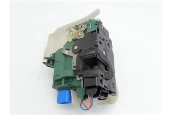 Recambio de cierre electromagnetico delantero derecho para volkswagen polo iv (9n1) 1.4 16v referencia OEM IAM 3B1837015AQ 10001