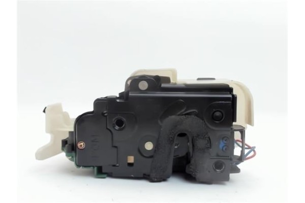 Recambio de cierre electromagnetico delantero derecho para volkswagen polo iv (9n1) 1.4 16v referencia OEM IAM 3B1837015AQ 10001