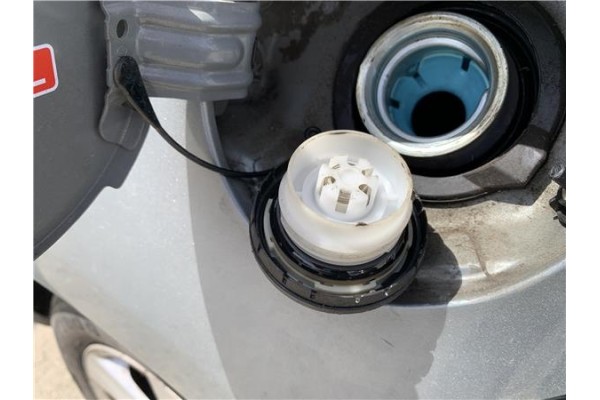 Recambio de tapon combustible para toyota yaris (ksp9/scp9/nlp9) 1.4 active referencia OEM IAM 7730052030  