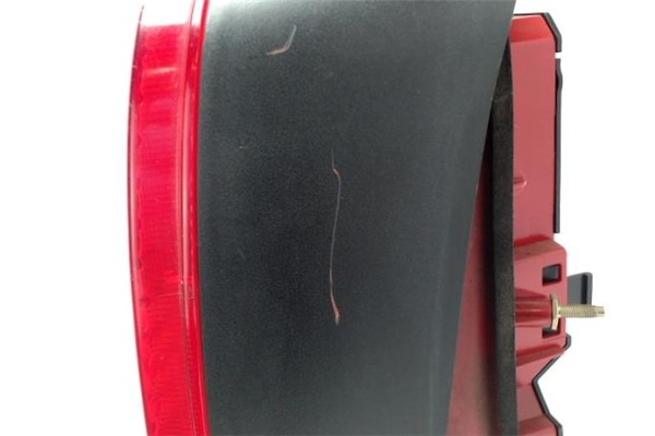 Recambio de piloto trasero izquierdo para volkswagen passat berlina (3b2) referencia OEM IAM 3B9945257 393361 