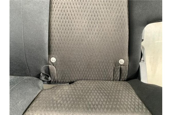 Recambio de asientos trasero izquierdo para honda jazz (gk) 1.3 comfort referencia OEM IAM 82137T5SB21  