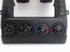 Recambio de embellecedor consola central para kia carnival 2.9 td referencia OEM IAM 0K35C61190  
