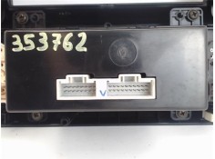 Recambio de embellecedor consola central para kia carnival 2.9 td referencia OEM IAM 0K35C61190  