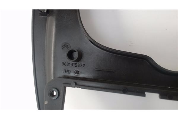 Recambio de embellecedor consola salpicadero para citroen xsara picasso 2.0 hdi referencia OEM IAM 9631315877  