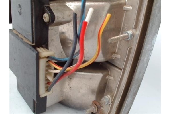 Recambio de piloto trasero izquierdo para seat 131 1.6 referencia OEM IAM   