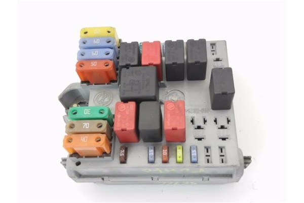 Recambio de caja fusibles/rele para fiat ii punto (188) berlina 1.4 referencia OEM IAM 46835597  