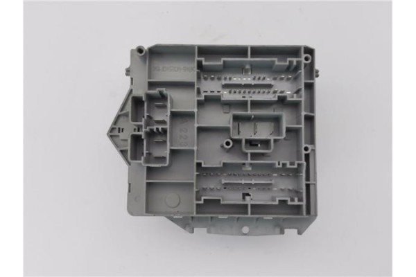 Recambio de caja fusibles/rele para fiat ii punto (188) berlina 1.4 referencia OEM IAM 46835597  