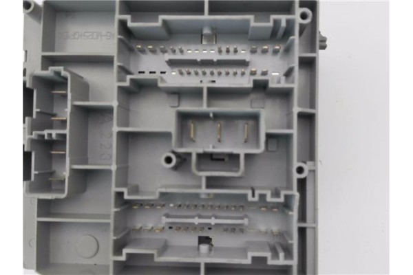 Recambio de caja fusibles/rele para fiat ii punto (188) berlina 1.4 referencia OEM IAM 46835597  