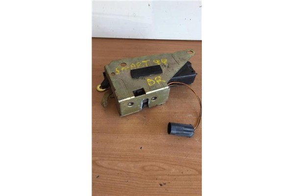 Recambio de cierre electromagnetico delantero derecho para smart coupe 0.6 passion referencia OEM IAM A42201 0536 