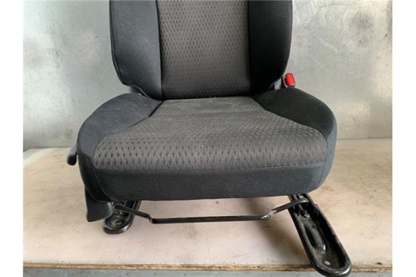Recambio de asiento delantero derecho para honda jazz (gk) 1.3 comfort referencia OEM IAM 81137T9DD21 81127T9AT21 