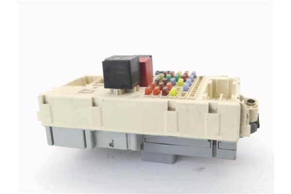 Recambio de caja reles para fiat ii punto (188) berlina 1.4 referencia OEM IAM 51735938 5,01209E+11 