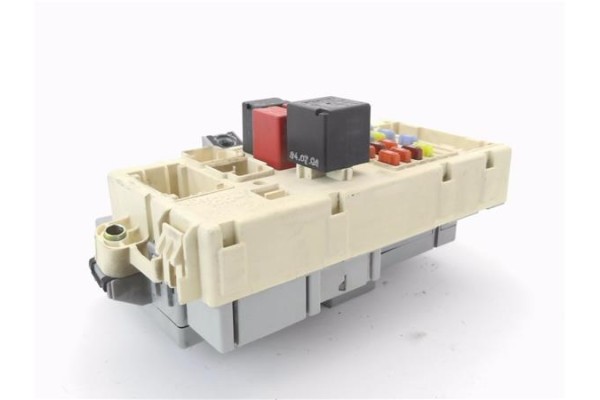 Recambio de caja reles para fiat ii punto (188) berlina 1.4 referencia OEM IAM 51735938 5,01209E+11 