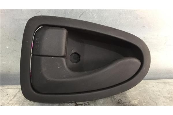Recambio de manilla int. puerta trasero izquierda para hyundai accent (lc) 1.5 crdi referencia OEM IAM 8261025000  