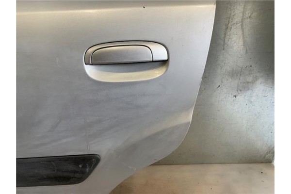 Recambio de puerta trasero izquierda para kia rio referencia OEM IAM 770031G210  